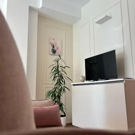 Nora 2 * تْشيفيتانوفا ماركي